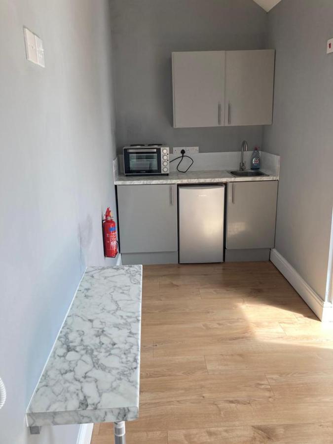 لندن 112 Gleneagle Road Rooms المظهر الخارجي الصورة