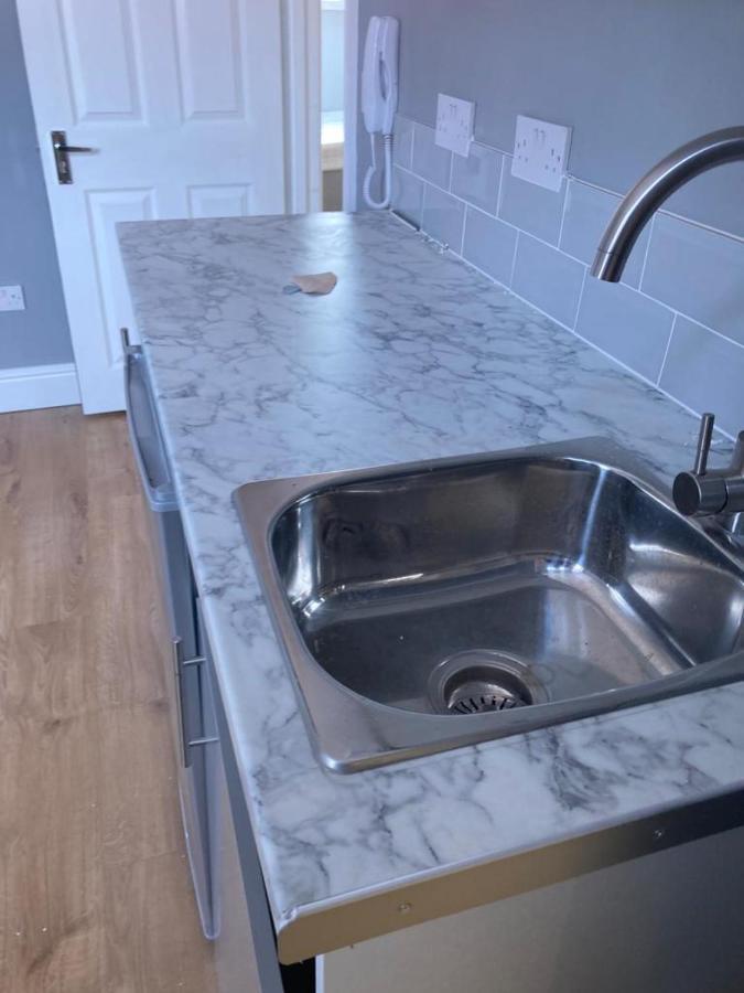 لندن 112 Gleneagle Road Rooms المظهر الخارجي الصورة