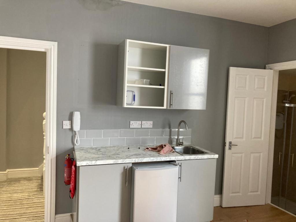 لندن 112 Gleneagle Road Rooms المظهر الخارجي الصورة